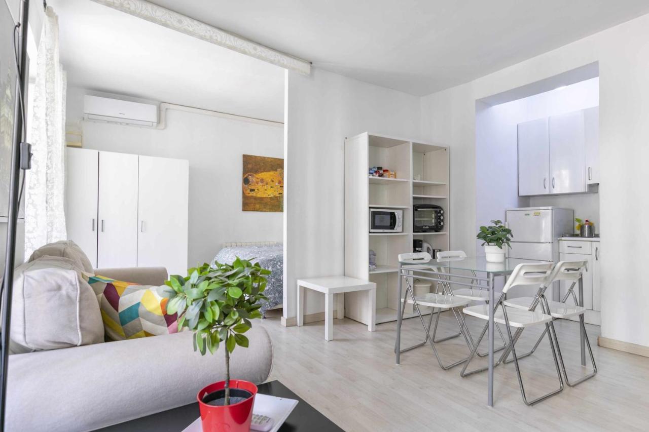 Ferienwohnung Acogedor Y Centrico Estudio Madrid Exterior foto