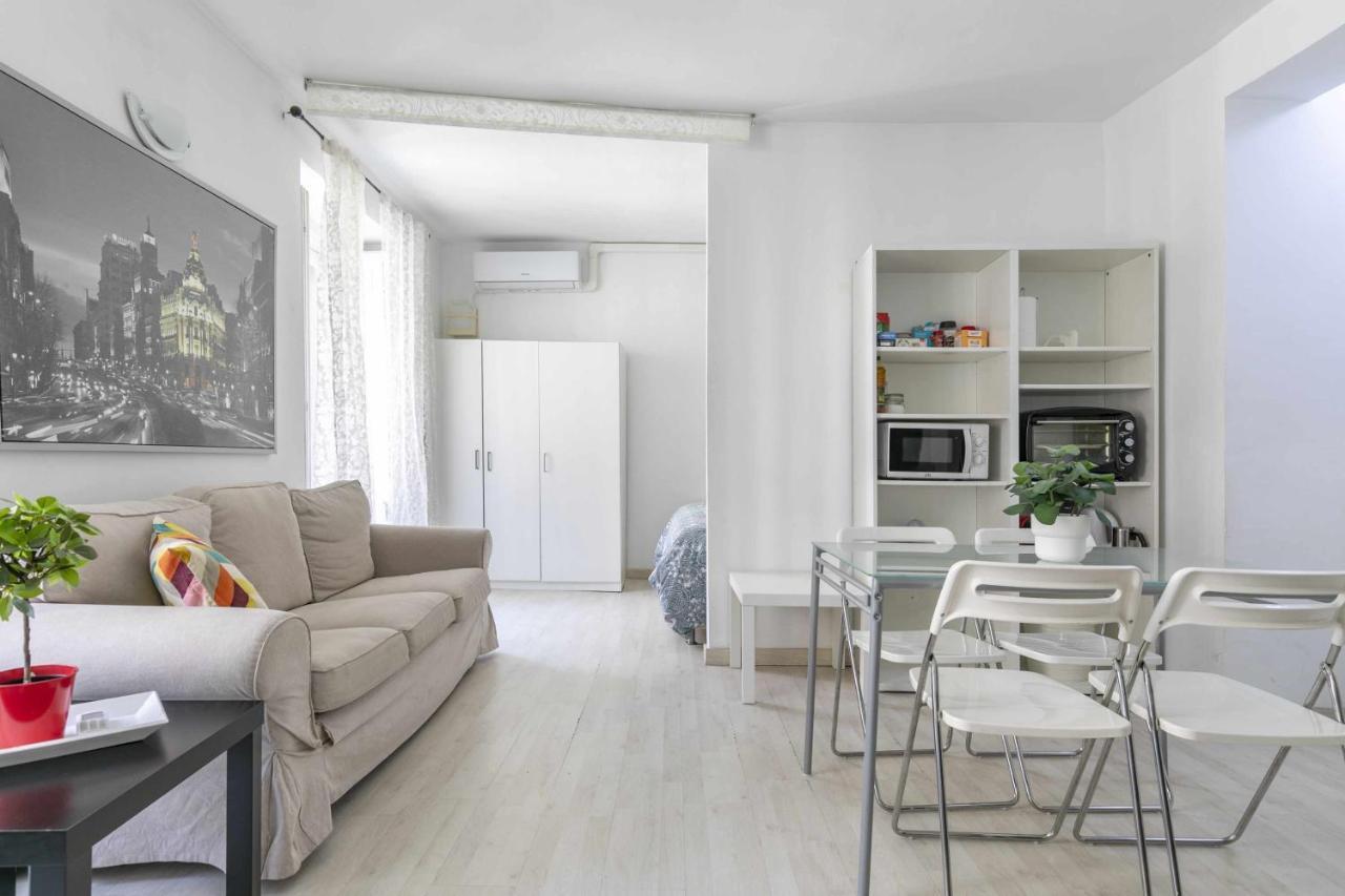 Ferienwohnung Acogedor Y Centrico Estudio Madrid Exterior foto